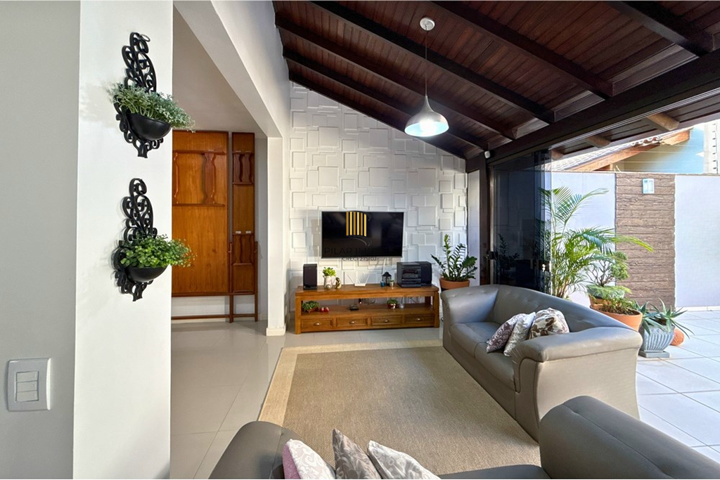 Casa 4 dormitórios no bairro São José