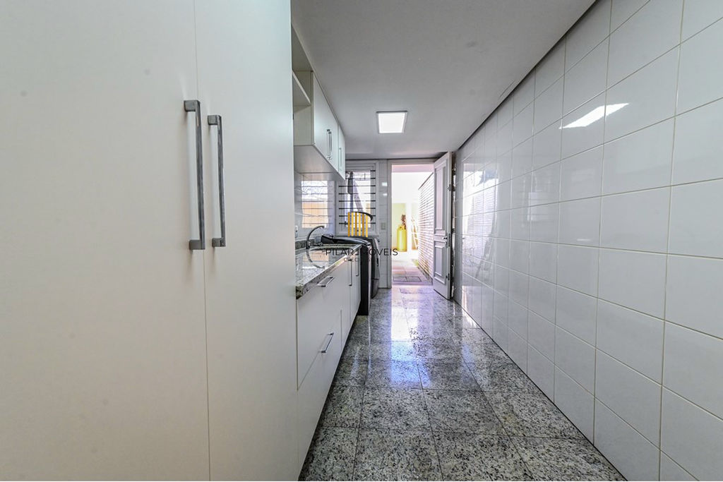 Casa 4 dormitórios no bairro Morro Santana