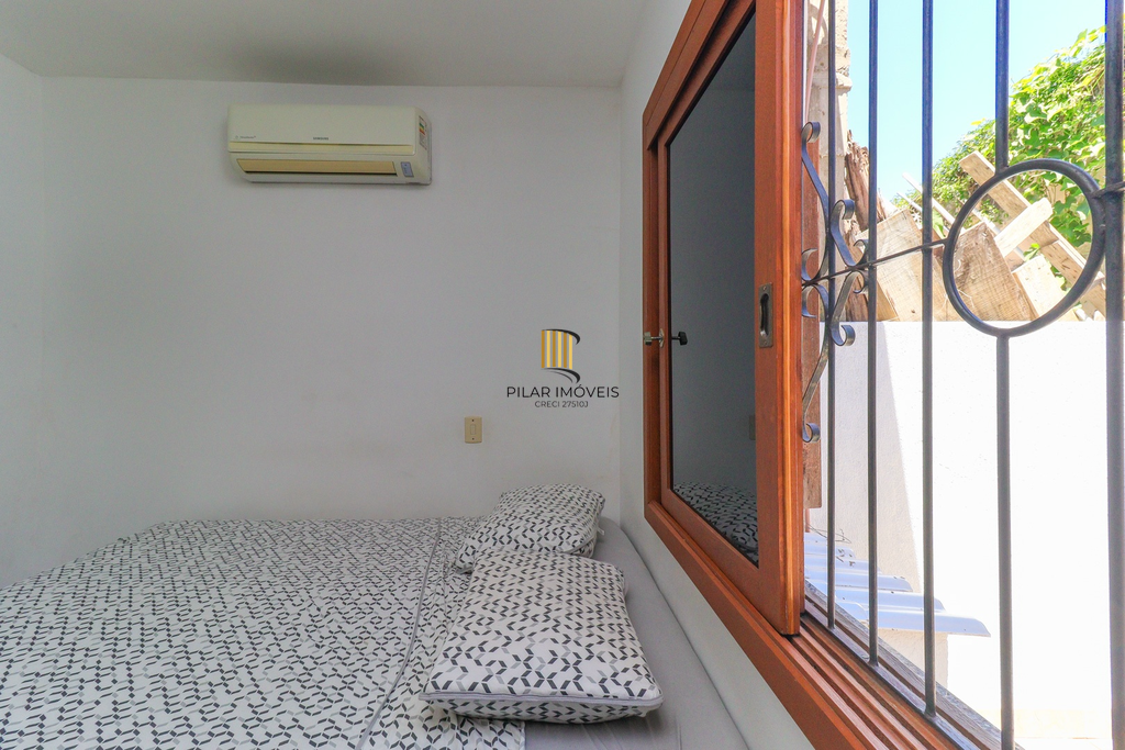 Casa 3 dormitórios no bairro Hípica