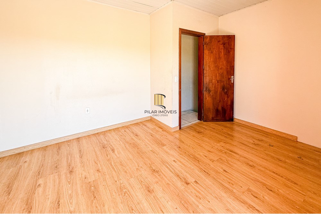 Casa 2 dormitórios no bairro Olaria