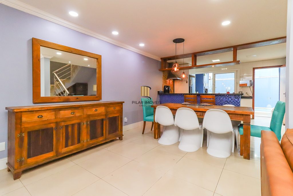 Casa 3 dormitórios no bairro Hípica
