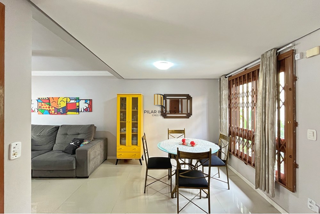 Casa de Condomínio 2 dormitórios no bairro Camaquã