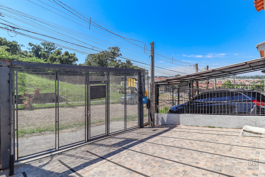 Casa 2 dormitórios no bairro Hípica