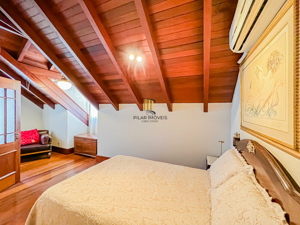 Casa 4 dormitórios no bairro Chácara das Pedras