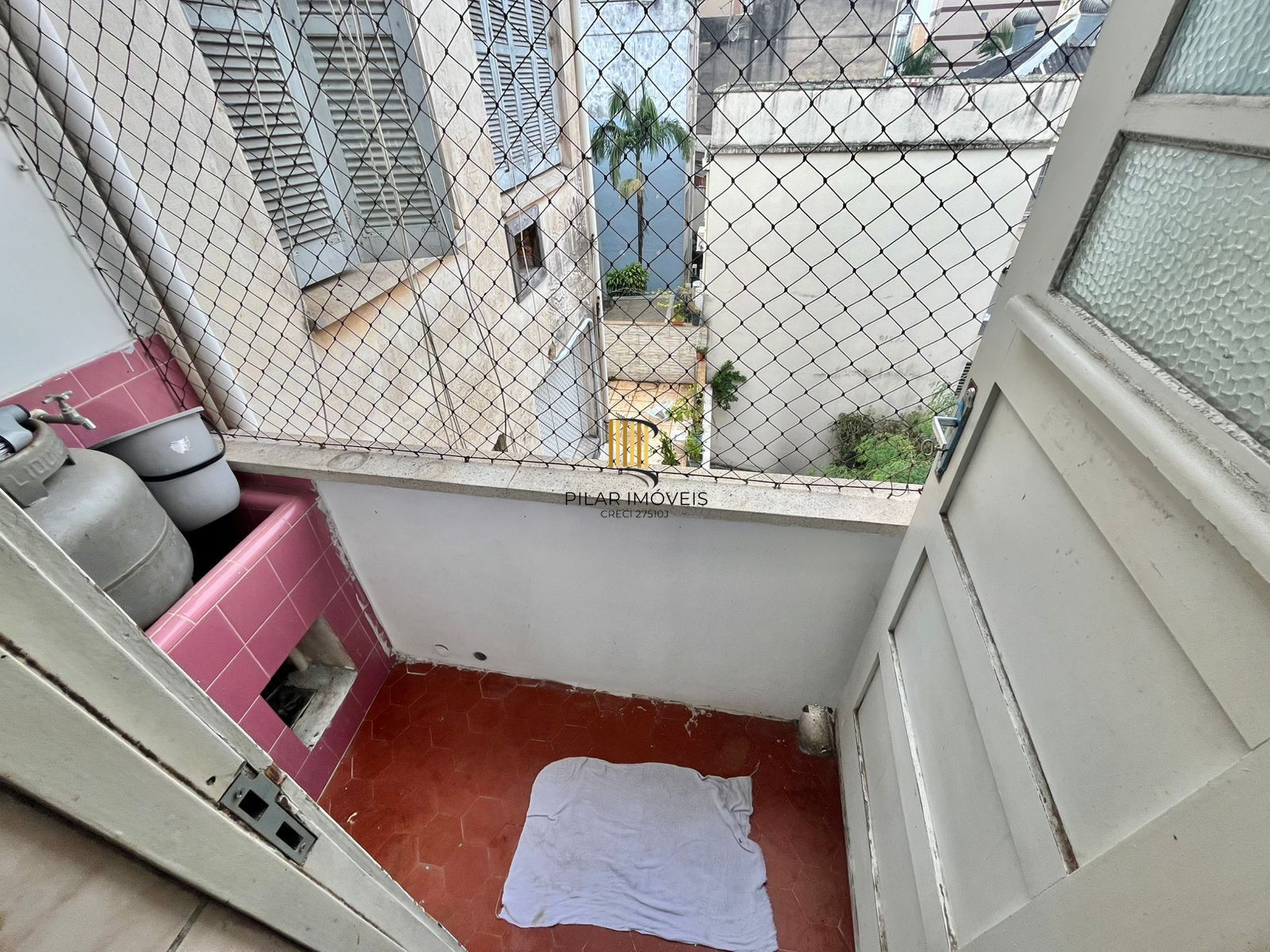 02 dormitórios no Centro, Rua Fernando Machado, com 59,26 m²