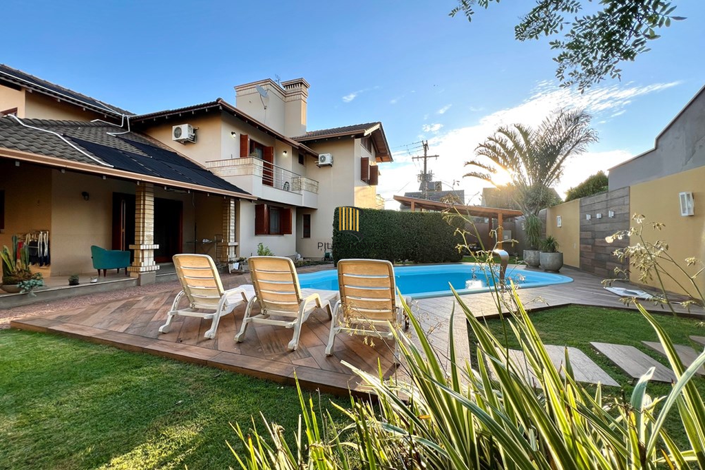 Casa 4 dormitórios no bairro Moinhos de Vento