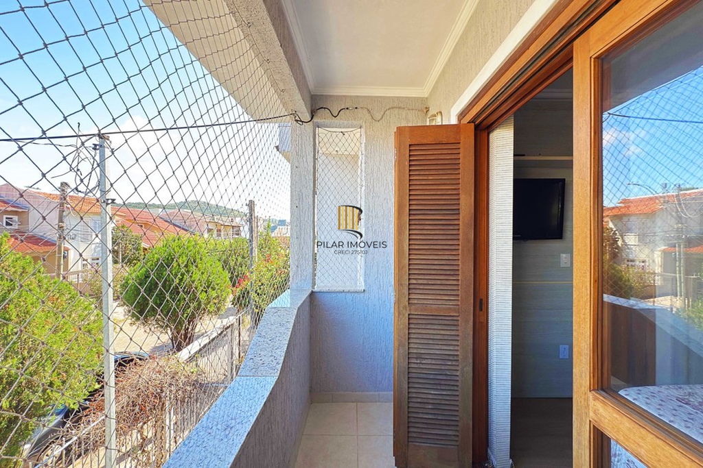 Casa 3 dormitórios no bairro Hípica