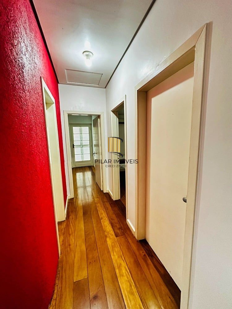 Casa 4 dormitórios no bairro Floresta