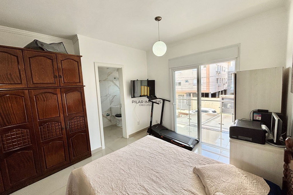 Casa 3 dormitórios no bairro Igara