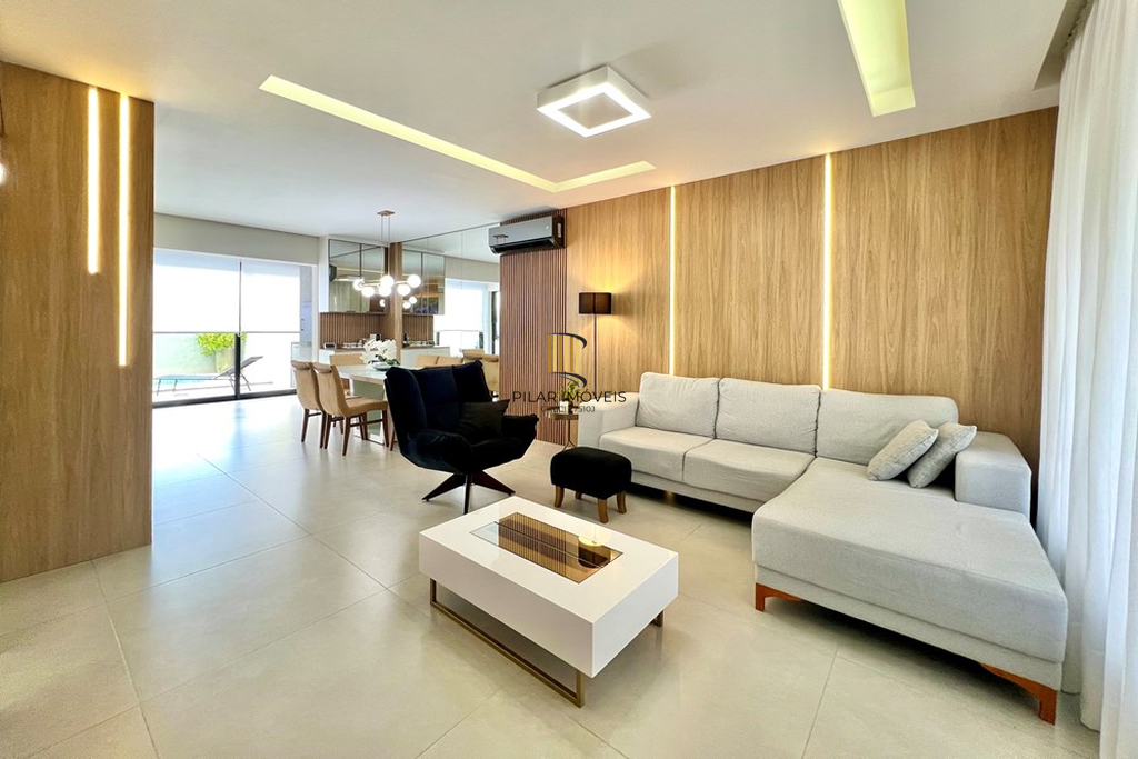 Casa 3 dormitórios no bairro Igara