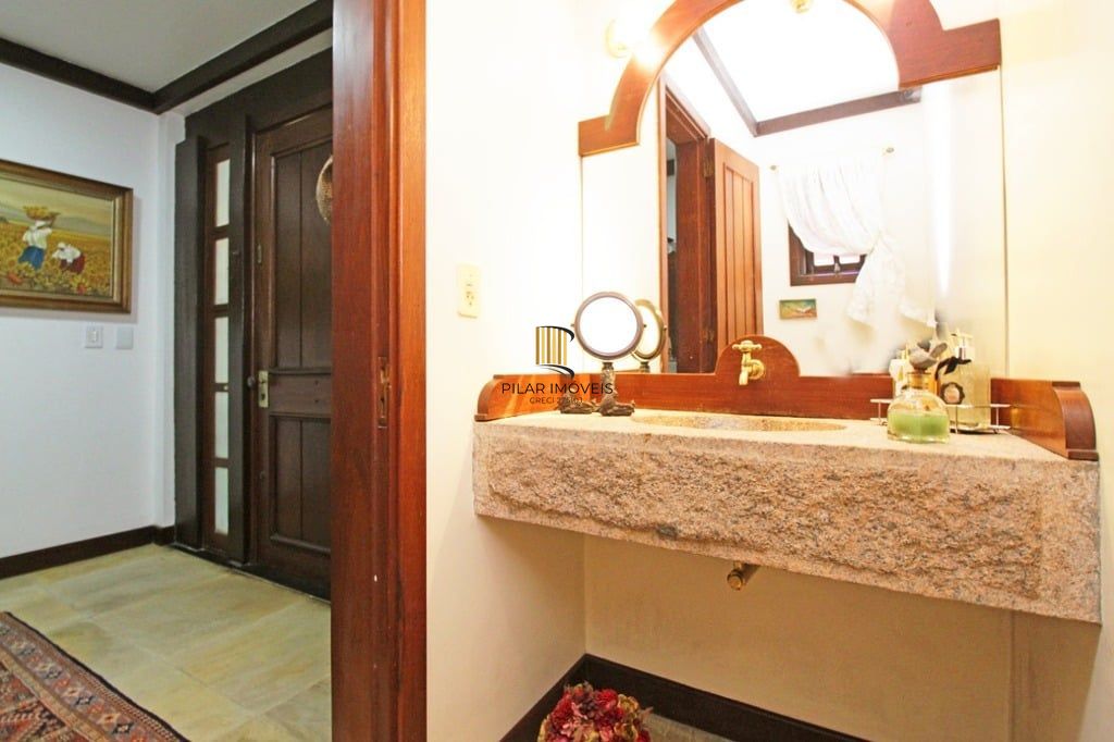 Casa de Condomínio 4 dormitórios no bairro Santa Tereza