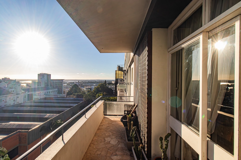 Apartamento 4 dormitórios no bairro Moinhos de Vento