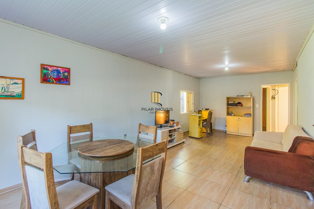 Casa 2 dormitórios no bairro Igara