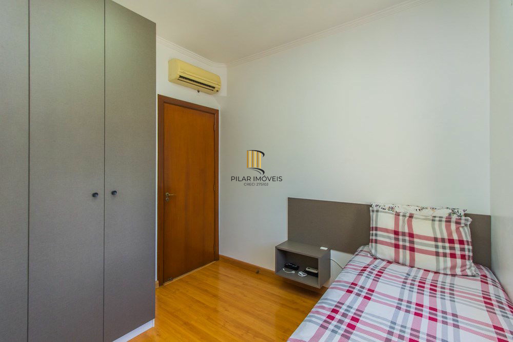 Casa 4 dormitórios no bairro Moinhos de Vento