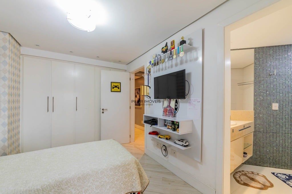 Apartamento 4 dormitórios no bairro Petrópolis