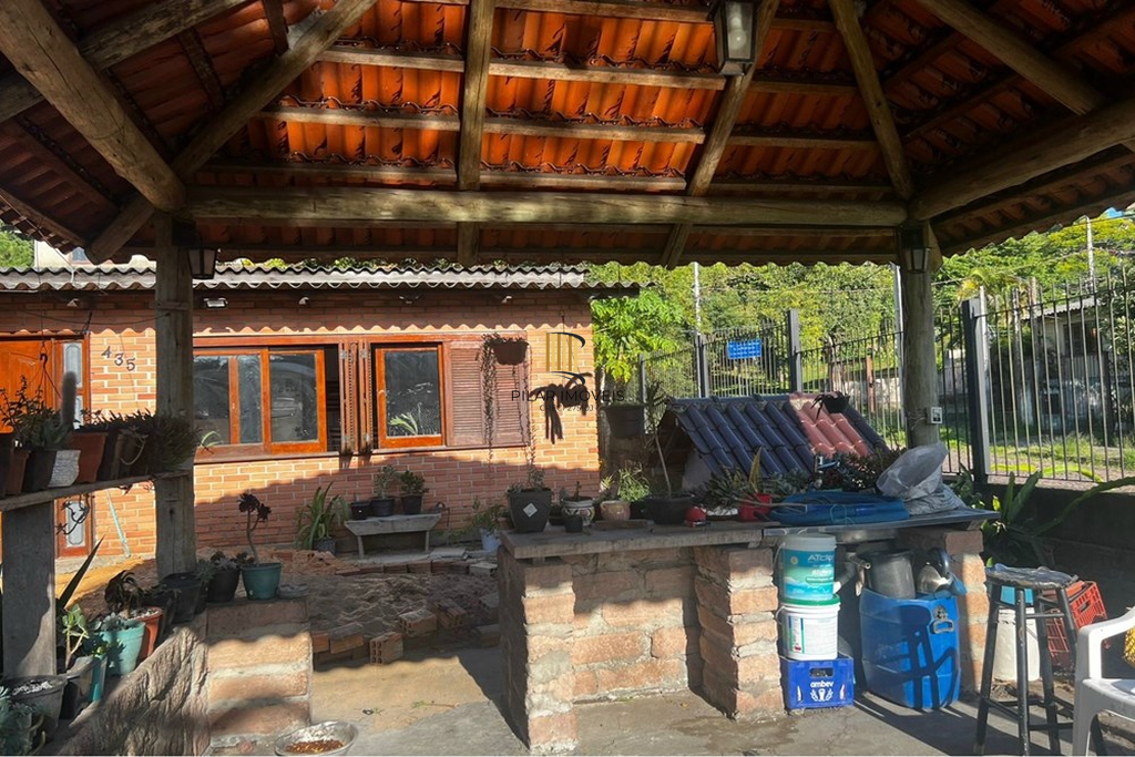 Casa 3 dormitórios no bairro Jardim Carvalho