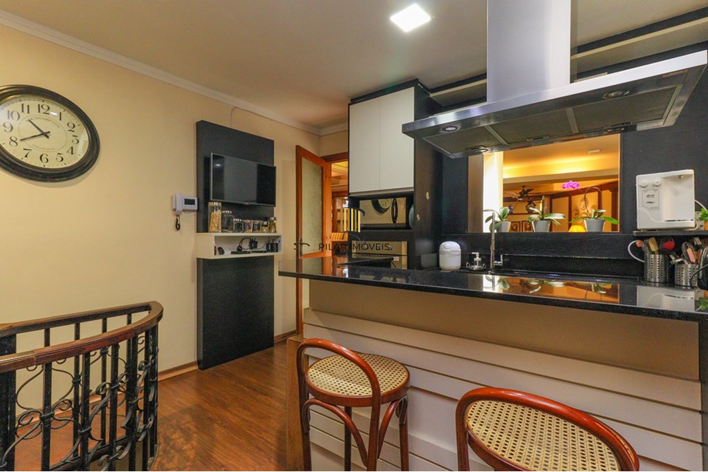 Casa 4 dormitórios no bairro Três Figueiras