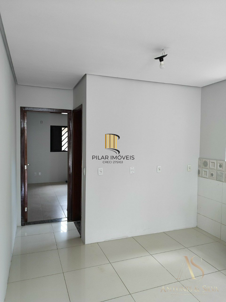 Casa 2 dormitórios no bairro Vila Monte Carlo