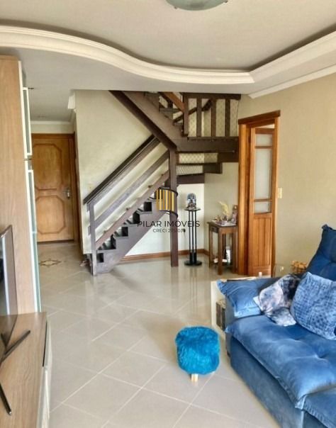 Excelente cobertura, 03 dorm com suite, churrasqueira, piscina e vista.