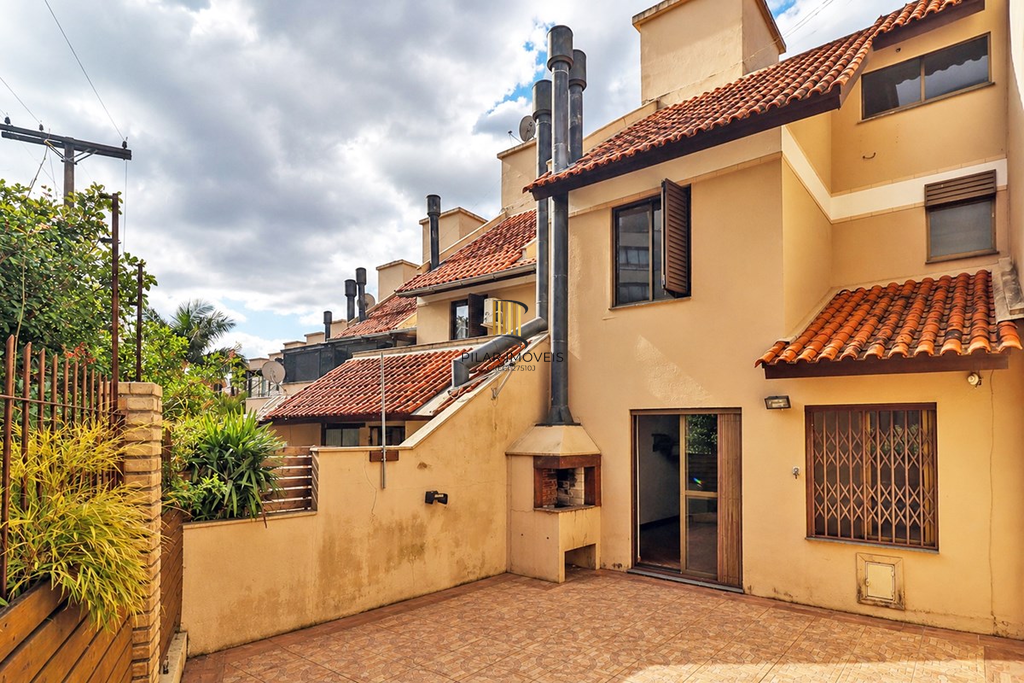 Casa de Condomínio 3 dormitórios no bairro Jardim Itu