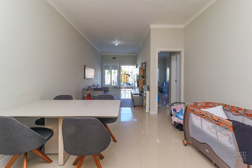 Casa 2 dormitórios no bairro Hípica