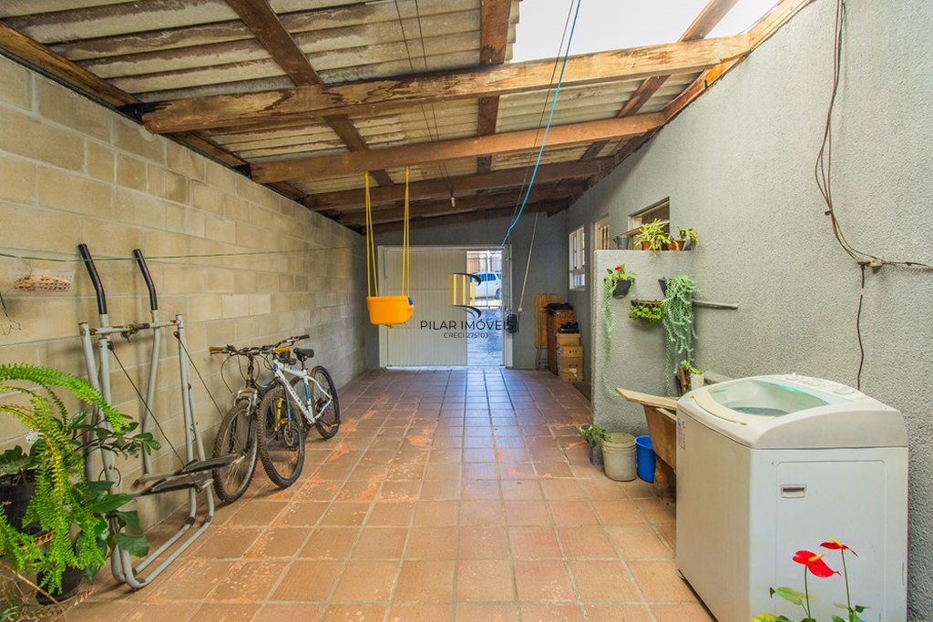 Casa 2 dormitórios no bairro Igara