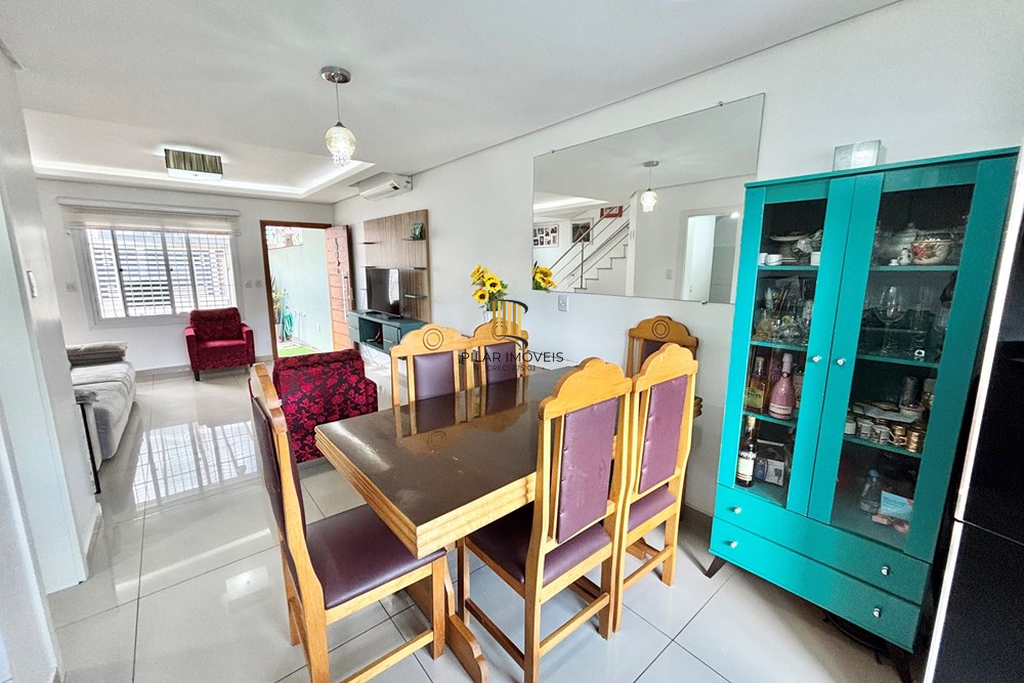 Casa 3 dormitórios no bairro Igara