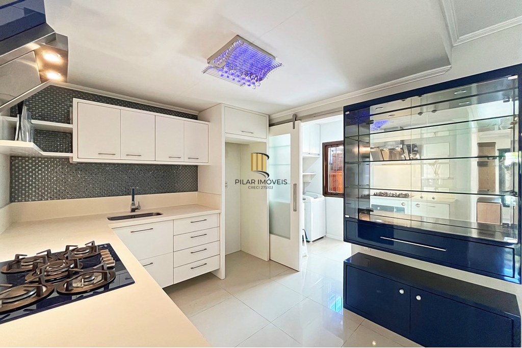 Casa 3 dormitórios no bairro Hípica