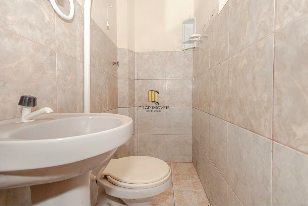 Casa 5 dormitórios no bairro Glória