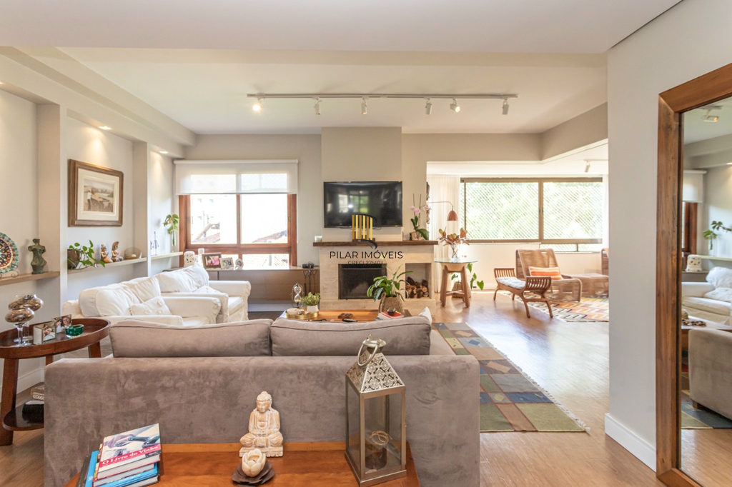 Apartamento 4 dormitórios no bairro Bela Vista