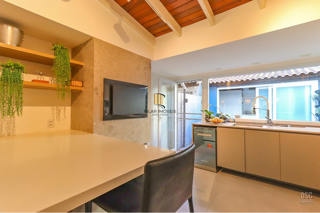 Casa de Condomínio 3 dormitórios no bairro Ipanema