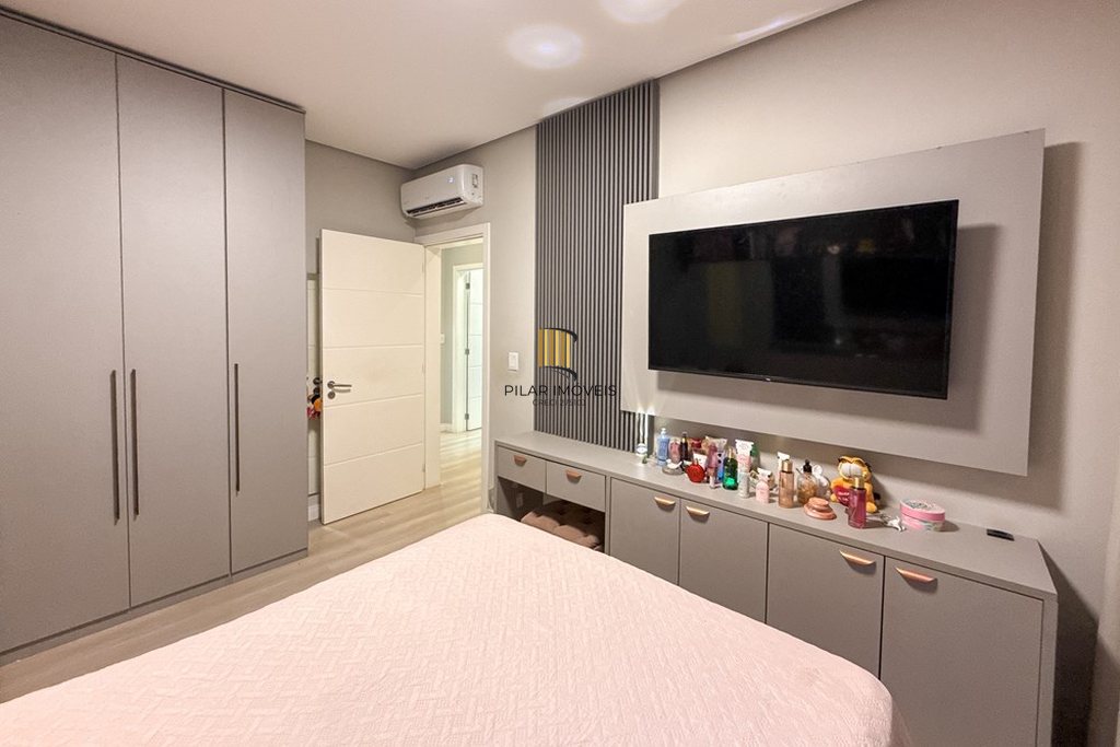 Casa 3 dormitórios no bairro Igara