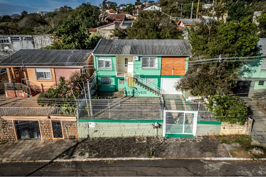 Casa de Condomínio 4 dormitórios no bairro Santa Tereza