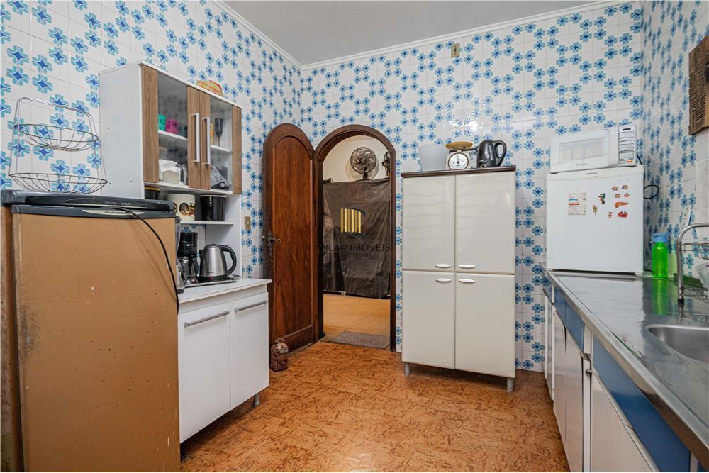 Casa 5 dormitórios no bairro Petrópolis