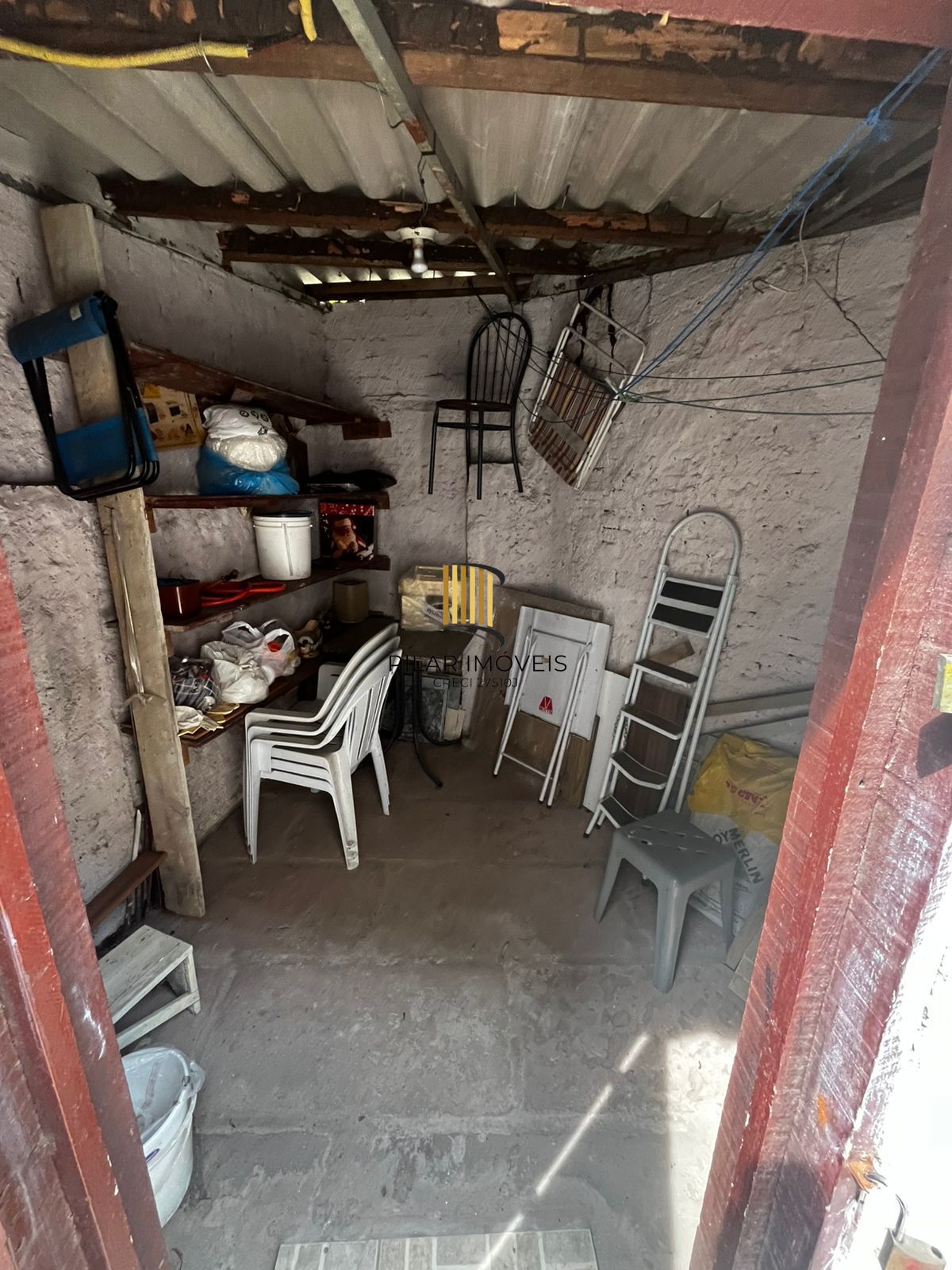 Apto térreo de 02 dorm, sala, banho, cozinha, reformado, com vaga de convenção