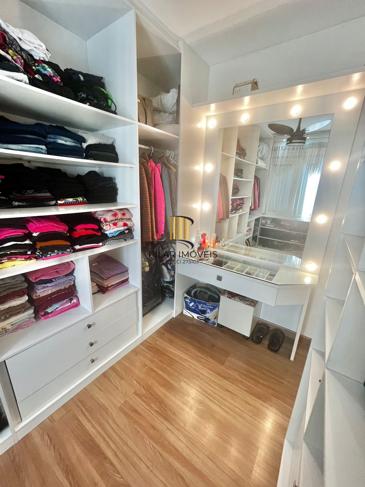03 dorm, transformados em 02, Passo da Areia, 58 m², reformado, semi mobiliado