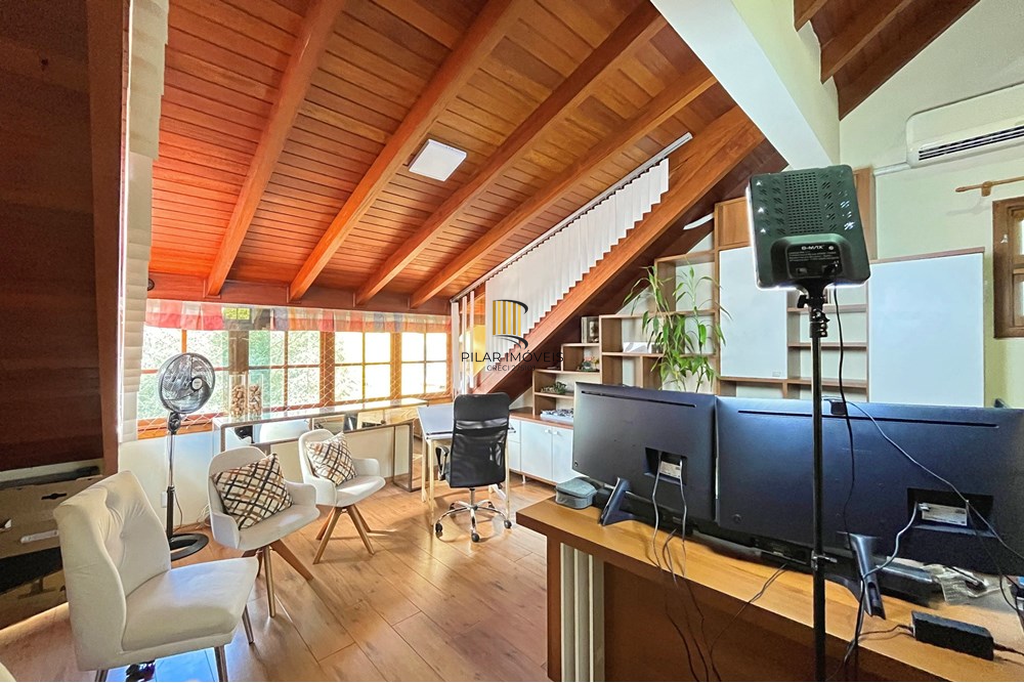 Casa de Condomínio 3 dormitórios no bairro Pedra Redonda