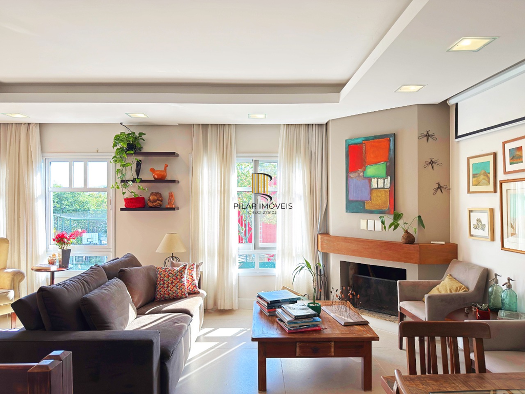 Casa de Condomínio 3 dormitórios no bairro Jardim Carvalho