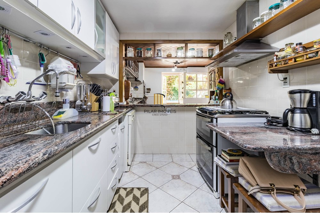 Casa 3 dormitórios no bairro Jardim Itu Sabará