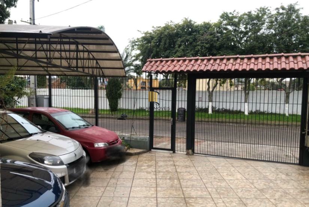 Casa 5 dormitórios no bairro Camaquã
