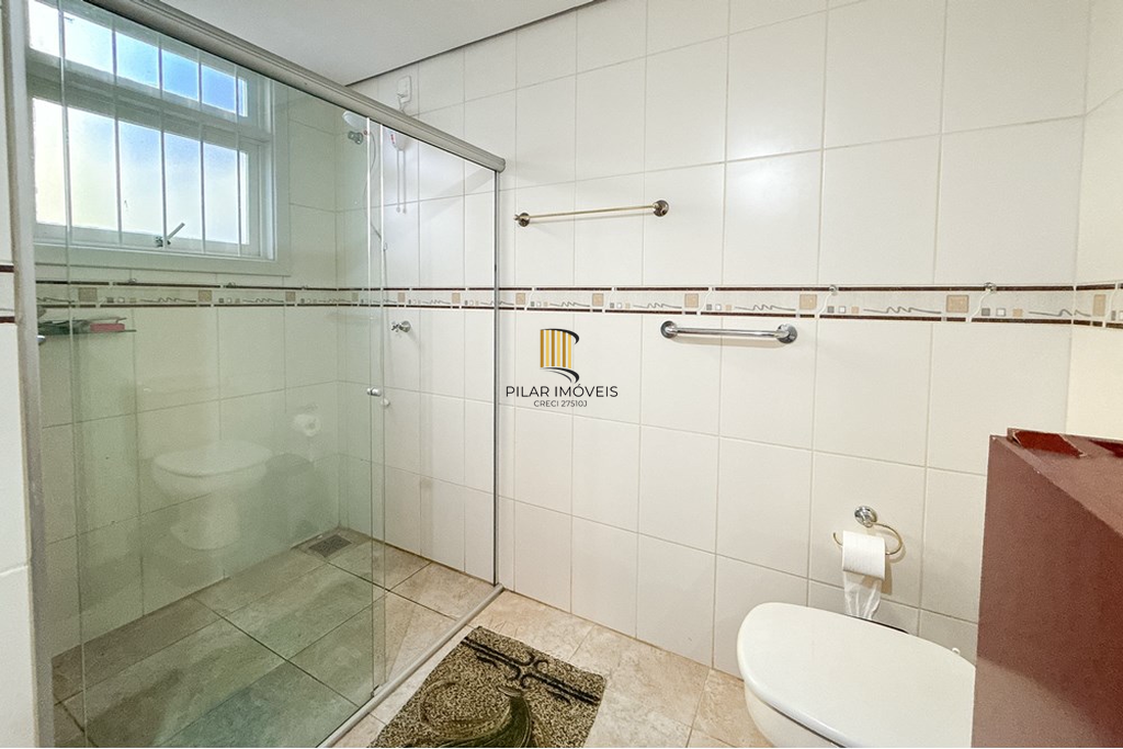 Casa 5 dormitórios no bairro Dihel