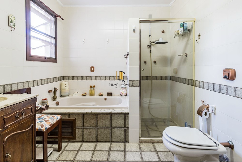 Casa 3 dormitórios no bairro Guarujá