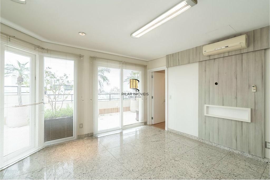 Cobertura 4 dormitórios no bairro Moinhos de Vento