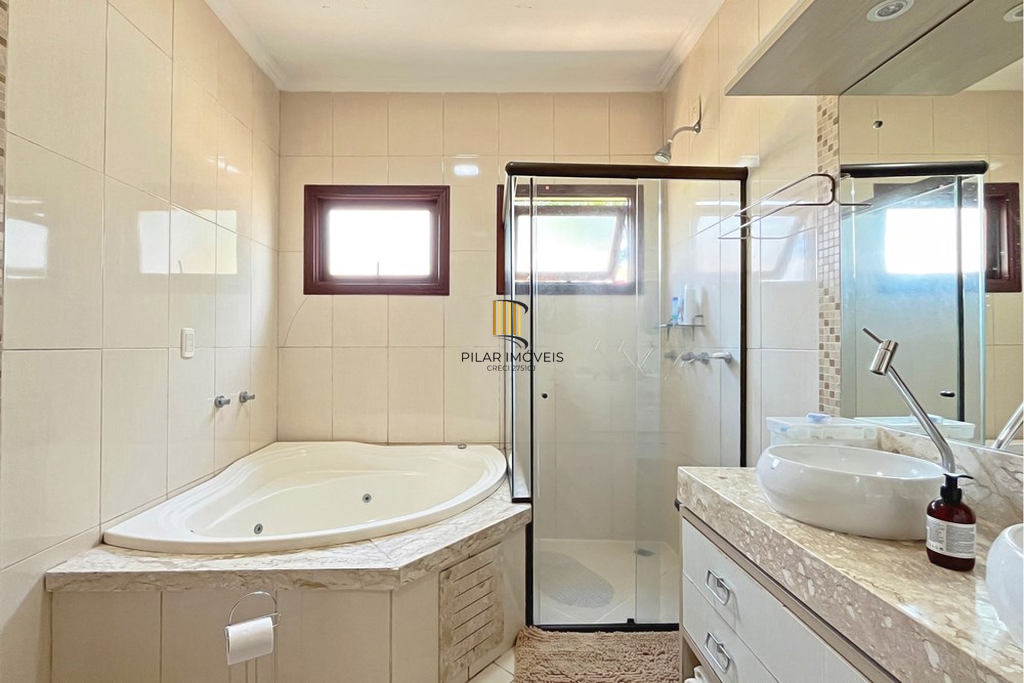 Casa de Condomínio 3 dormitórios no bairro Hípica