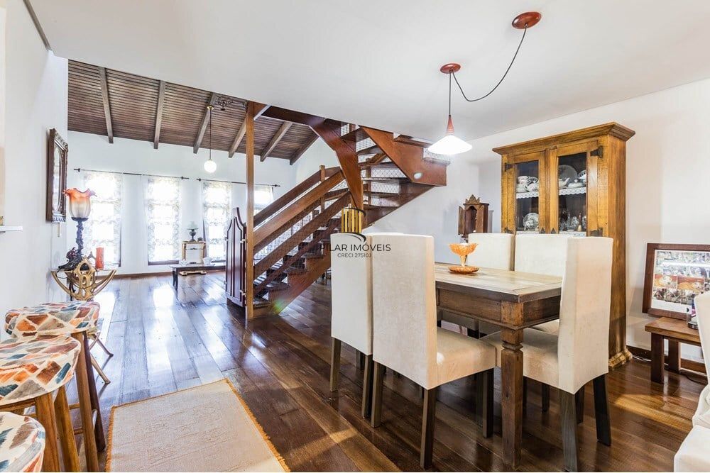 Casa 3 dormitórios no bairro Guarujá