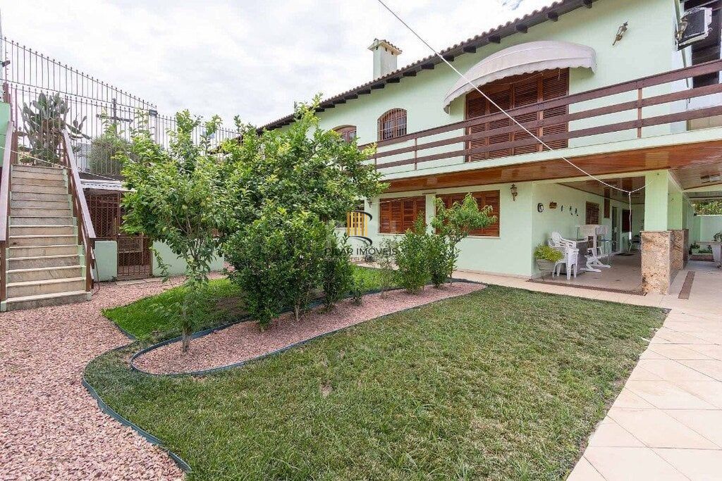 Casa 4 dormitórios no bairro Vila Assunção