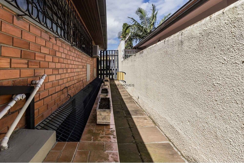 Casa 4 dormitórios no bairro Jardim Lindóia