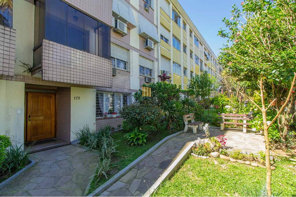 Apartamento 2 dormitórios no bairro Vila Ipiranga