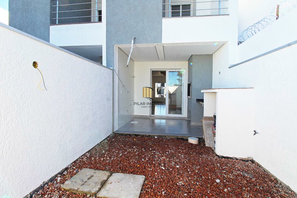 Casa 2 dormitórios no bairro Hípica