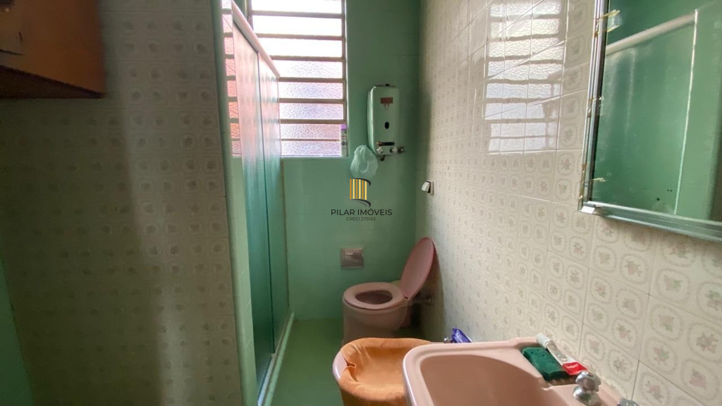 Casa 3 dormitórios no bairro Azenha